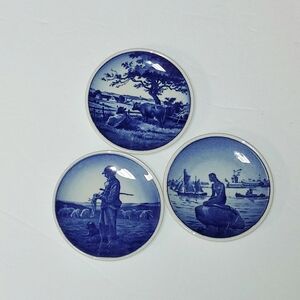 3 Royal Copenhagen Porcelain Maid Of Copenhagen Trinket Dishes Blue White 3 1/4"